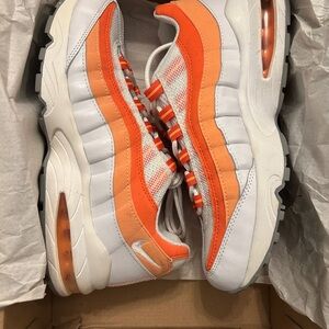 Nike Air Max 95 White and Orange Trainers Size 9
